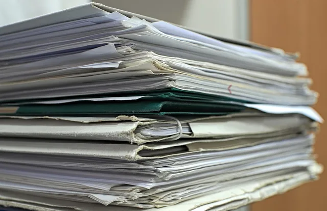 papers, projects, documents, documentation, job, work, office, to do, limit, the norm, to perform, remodel, stack, to lie, work desk, business, invoice, payments, a lot, invoice, invoice, invoice, invoice, invoice. How to test an invoice financier's treatment of your customers before you sign
