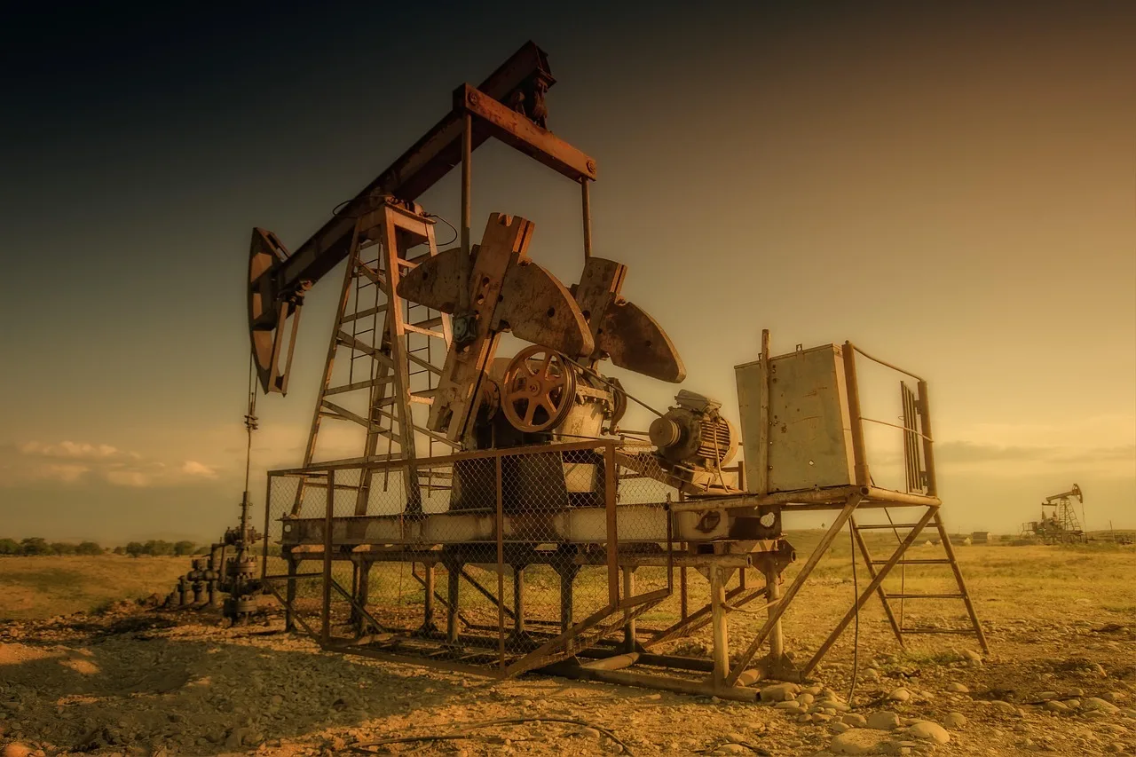 oil rig, industry, old, field, oil industry, oil pump, drilling, nature, platform, machine, borehole, georgia, countryside, sunset, dusk. How enterprise loan options reprice in Alberta