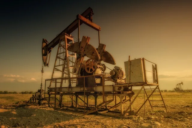 oil rig, industry, old, field, oil industry, oil pump, drilling, nature, platform, machine, borehole, georgia, countryside, sunset, dusk. How enterprise loan options reprice in Alberta