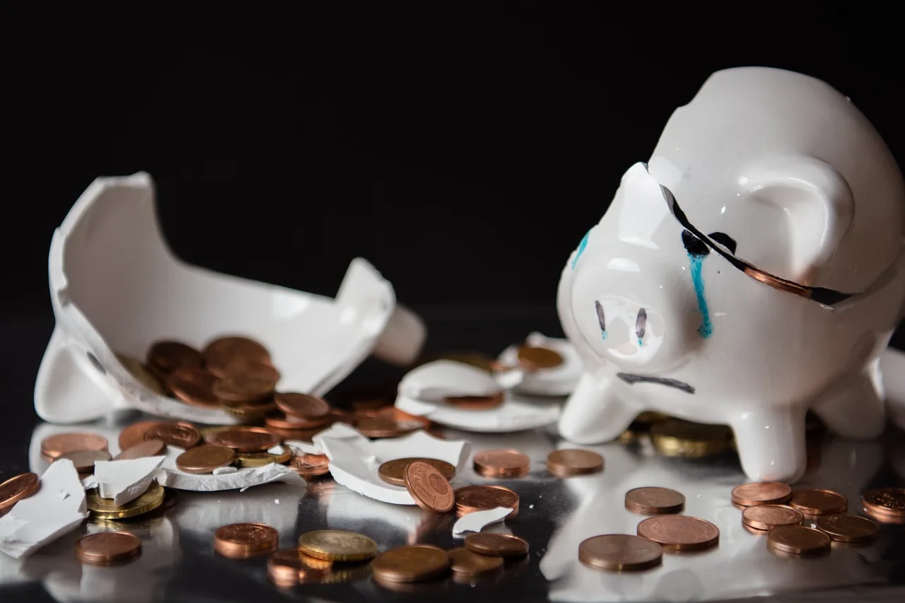 money, piggy bank, finance, save up, business, financial, coins, euro, cash, piggy bank, piggy bank, piggy bank, piggy bank, piggy bank. Loans by industry mistakes: six offer-sheet checks