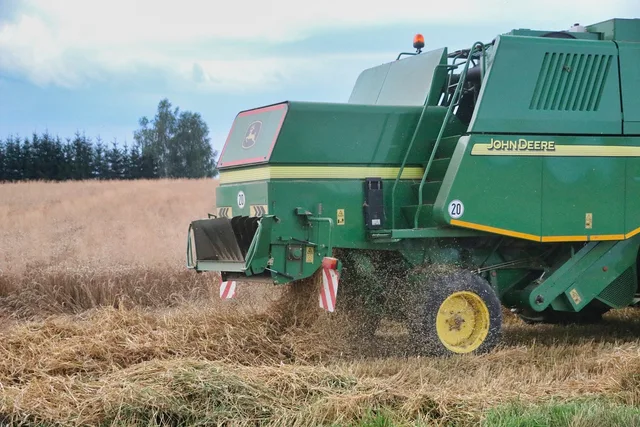 field, machine, farmer, agriculture, combine harvester, harvest, straw, rural, arable land, fieldwork, contractor. Loans by industry requirements in plain terms