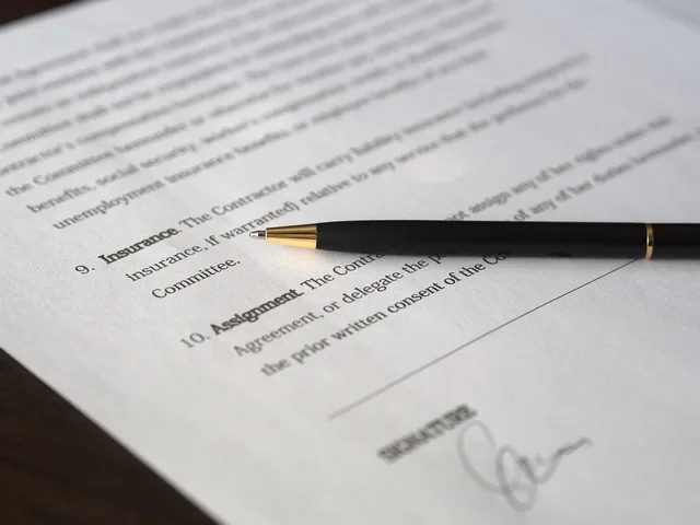 business, signature, contract, document, deal, paperwork, hand, ready, to write, ok, contract, contract, contract, contract, contract, paperwork. Quebec's French loan documents, what a bilingual borrower must check before signing